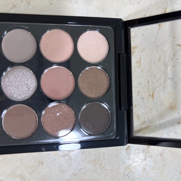 MAC Cosmetics Earthy Tones Eyeshadow Palette - Picture 1 of 4